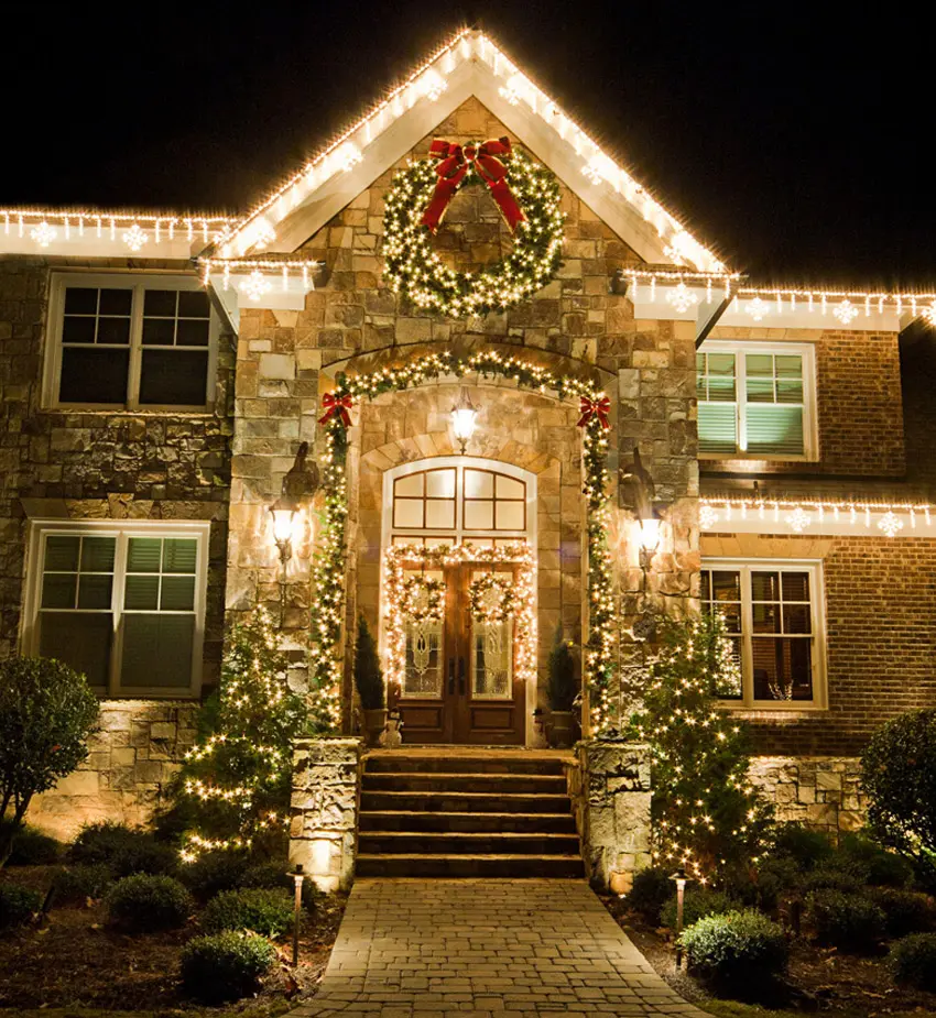 Residential home with professionally installed Christmas and holiday lighting
