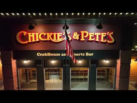 Restaurant holiday lighting project